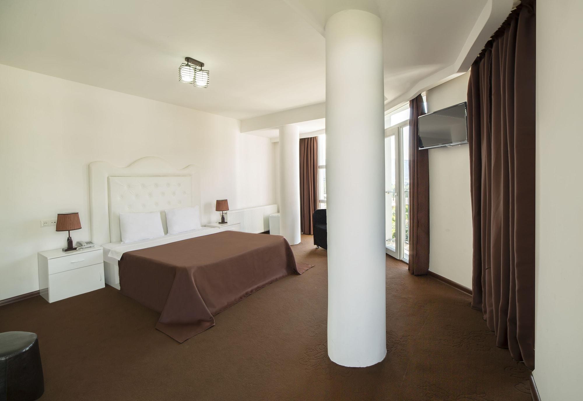 Hotel Grand Palace Τυφλίδα Εξωτερικό φωτογραφία