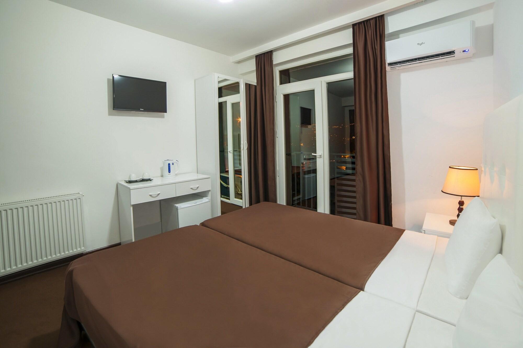 Hotel Grand Palace Τυφλίδα Εξωτερικό φωτογραφία
