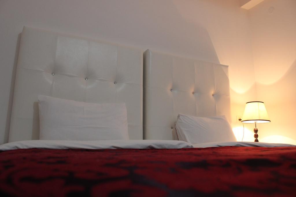 Hotel Grand Palace Τυφλίδα Εξωτερικό φωτογραφία