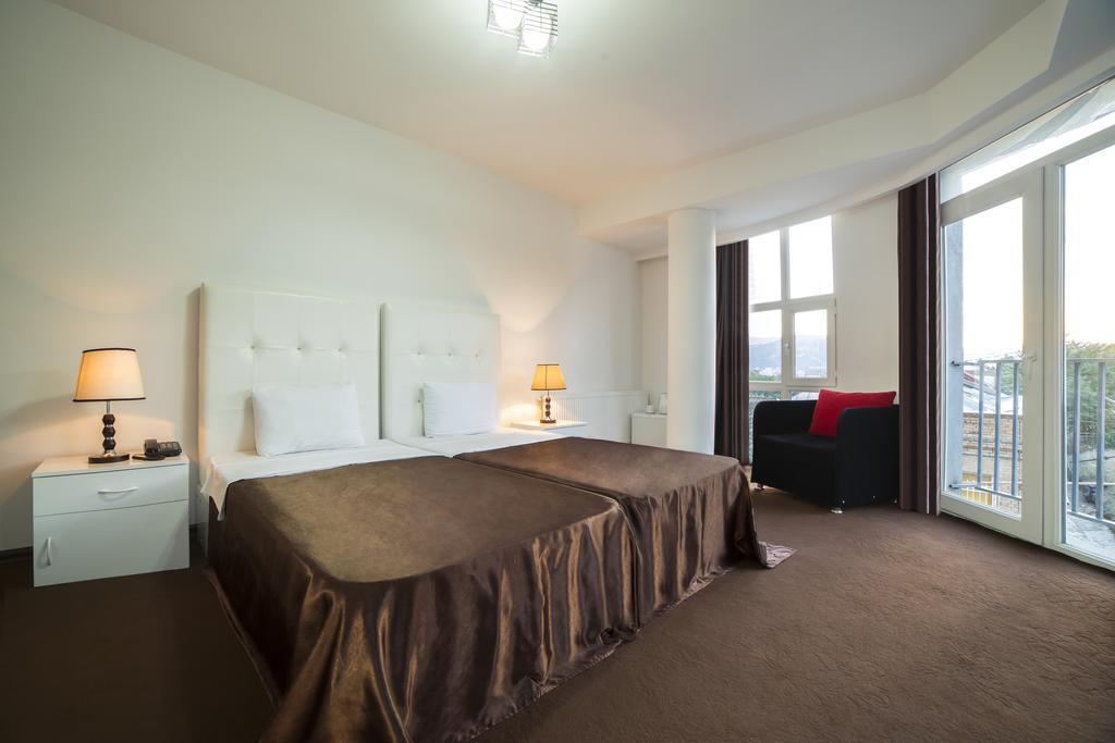 Hotel Grand Palace Τυφλίδα Εξωτερικό φωτογραφία