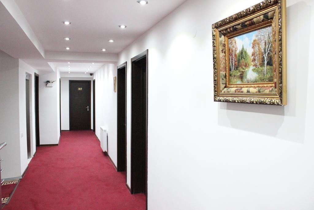 Hotel Grand Palace Τυφλίδα Εξωτερικό φωτογραφία