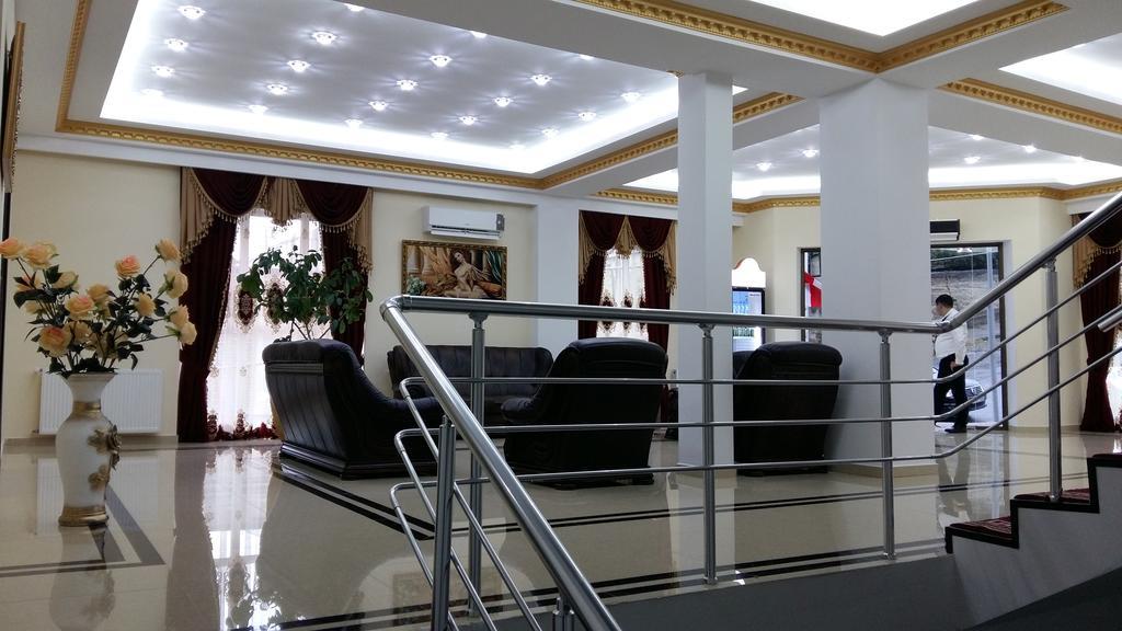 Hotel Grand Palace Τυφλίδα Εξωτερικό φωτογραφία