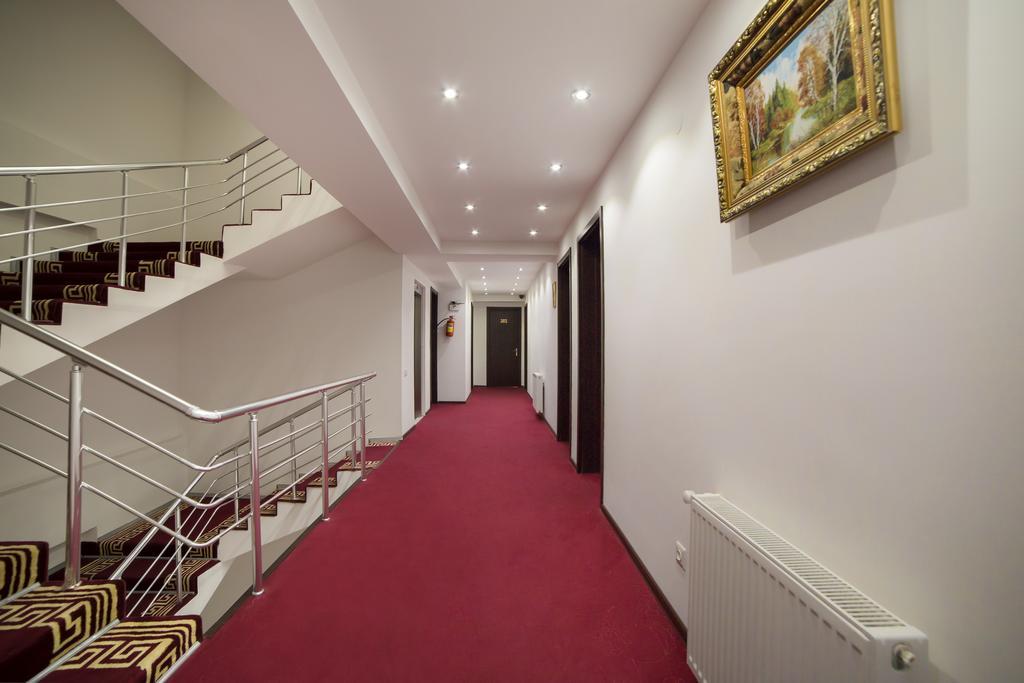 Hotel Grand Palace Τυφλίδα Εξωτερικό φωτογραφία