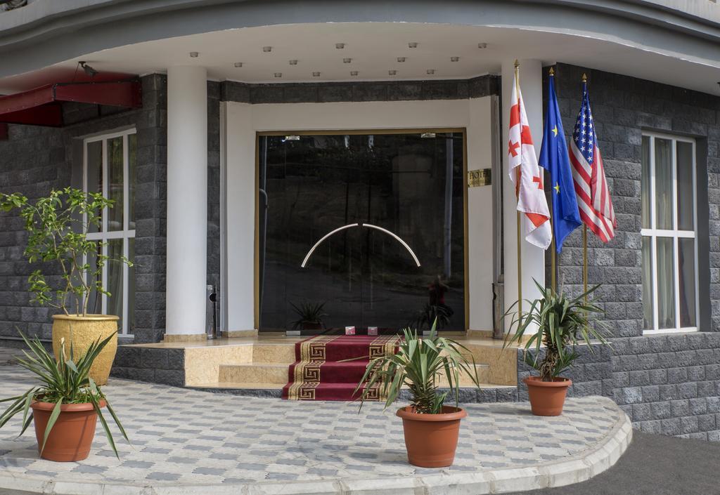 Hotel Grand Palace Τυφλίδα Εξωτερικό φωτογραφία