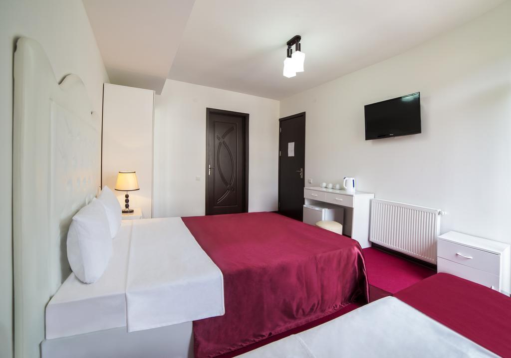 Hotel Grand Palace Τυφλίδα Εξωτερικό φωτογραφία