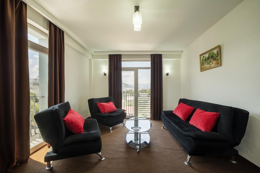Hotel Grand Palace Τυφλίδα Εξωτερικό φωτογραφία