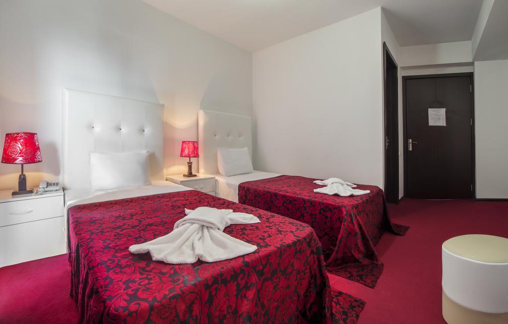 Hotel Grand Palace Τυφλίδα Εξωτερικό φωτογραφία