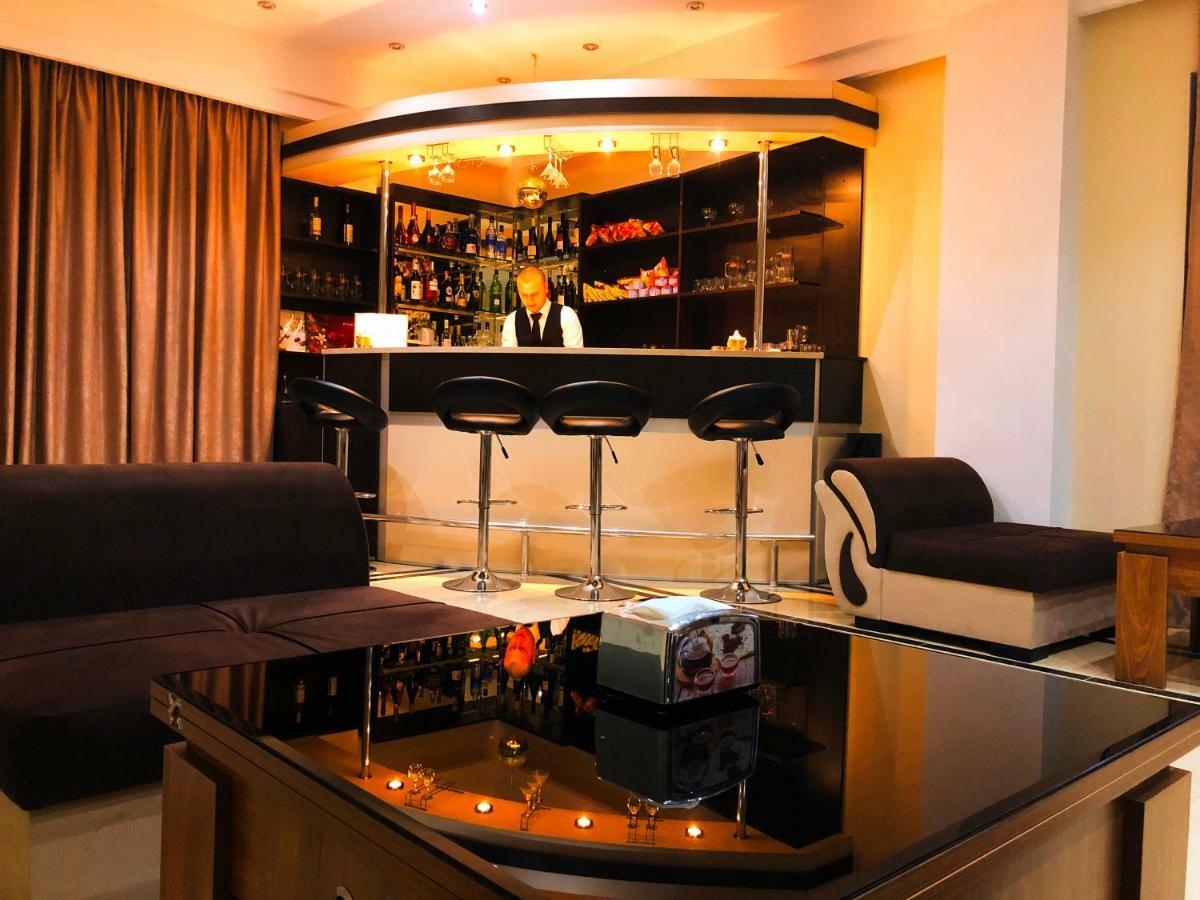 Hotel Grand Palace Τυφλίδα Εξωτερικό φωτογραφία